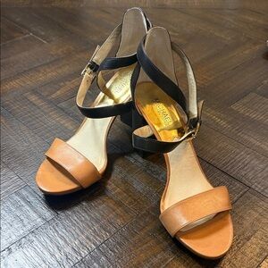 Michael Kors Colorblock Heels Tan Black Gold Logo Size 9.5